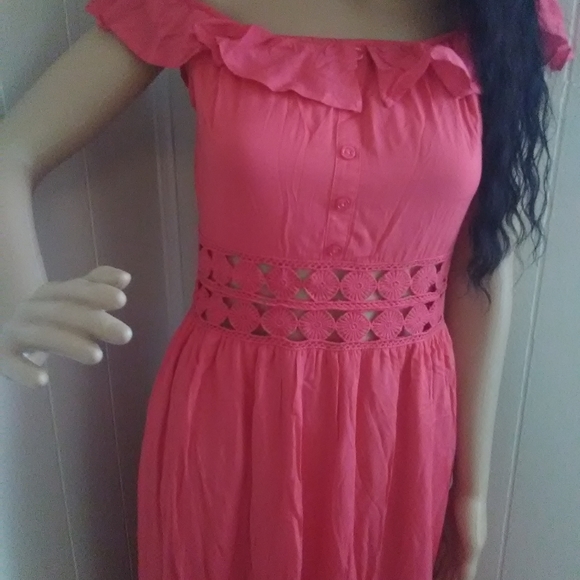 Dress - Picture 3 of 3